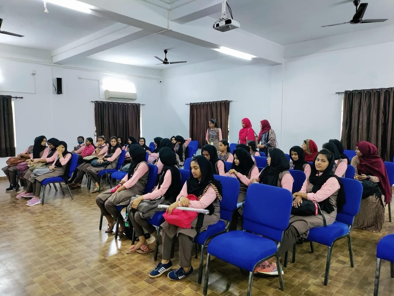 DAZZLE ACADEMY MANNARKKAD